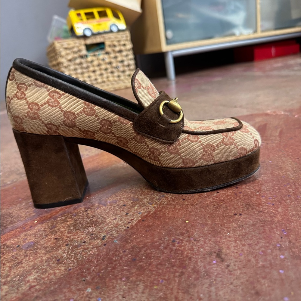 Gucci Women's Brown and Tan Heels - Picture 4 of 9